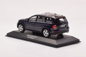 Mercedes GL X164 Tanzanite Blue Minichamps 1:43 B66962228 Diecast — photo 3 of 4