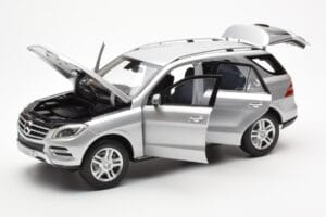 Mercedes M-Class W166 Iridium Silver Metallic Minichamps 1:18 B66960064 Diecast — photo 2 of 8