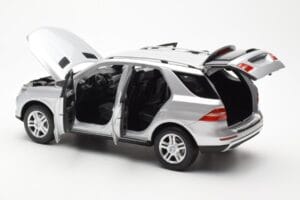 Mercedes M-Class W166 Iridium Silver Metallic Minichamps 1:18 B66960064 Diecast — photo 5 of 8