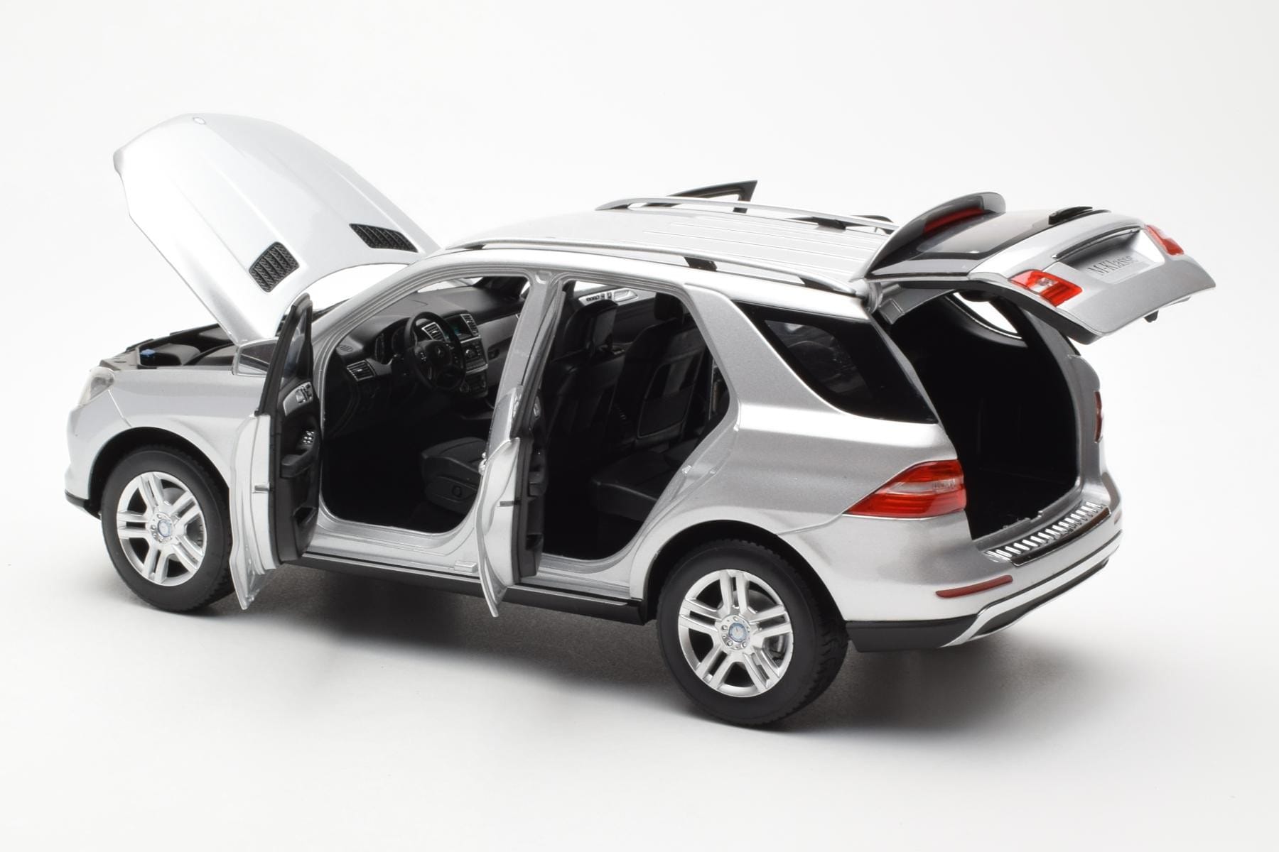 Mercedes M-Class W166 Iridium Silver Metallic Minichamps 1:18 B66960064 Diecast — photo 5 of 8