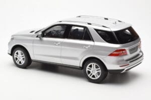 Mercedes M-Class W166 Iridium Silver Metallic Minichamps 1:18 B66960064 Diecast — photo 7 of 8