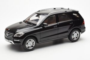 Mercedes M-Class W166 Obsidian Black Metallic Minichamps 1:18 B66960063