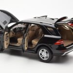Mercedes M-Class W166 Obsidian Black Metallic Minichamps 1:18 B66960063 - image 5 of 8