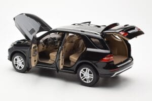 Mercedes M-Class W166 Obsidian Black Metallic Minichamps 1:18 B66960063 Diecast — photo 5 of 8