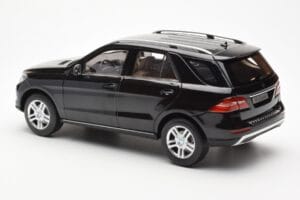 Mercedes M-Class W166 Obsidian Black Metallic Minichamps 1:18 B66960063 Diecast — photo 7 of 8
