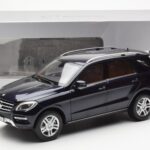 Mercedes M-Class W166 Tansanite Blue Metallic Minichamps 1:18 B66960065 - image 8 of 8