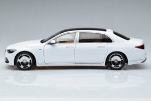 Mercedes Maybach S600 W222 V12 Biturbo Diamond White Almost Real 1:18 820116 Diecast — photo 4 of 11