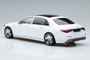 Mercedes Maybach S600 W222 V12 Biturbo Diamond White Almost Real 1:18 820116 Diecast — photo 7 of 11
