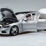 Mercedes Maybach S600 W222 V12 Biturbo Hightech Silver Almost Real 1:18 - image 2 of 12
