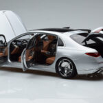 Mercedes Maybach S600 W222 V12 Biturbo Hightech Silver Almost Real 1:18 - image 8 of 12