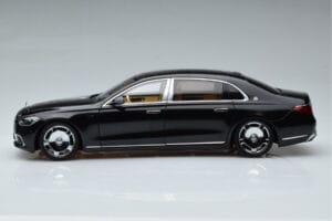 Mercedes Maybach S600 W222 V12 Biturbo Obsidian Black Almost Real 1:18 820115 Diecast — photo 5 of 11