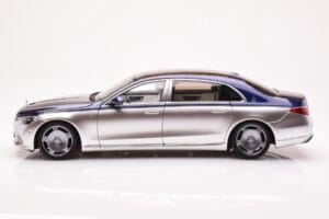 Mercedes Maybach S680 W223 Nautical Blue Cirrus Silver Almost Real 1:18 820125 Diecast — photo 4 of 8