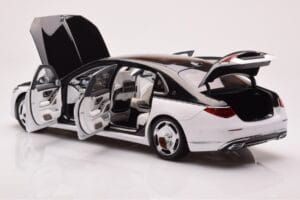Mercedes Maybach S680 W223 Obsidian Black Diamond White Almost Real 1:18 820121 Diecast — photo 4 of 7