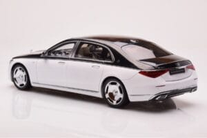Mercedes Maybach S680 W223 Obsidian Black Diamond White Almost Real 1:18 820121 Diecast — photo 6 of 7