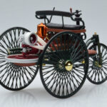 Mercedes Patent Motorwagen Green Norev 1:18 - image 2 of 6