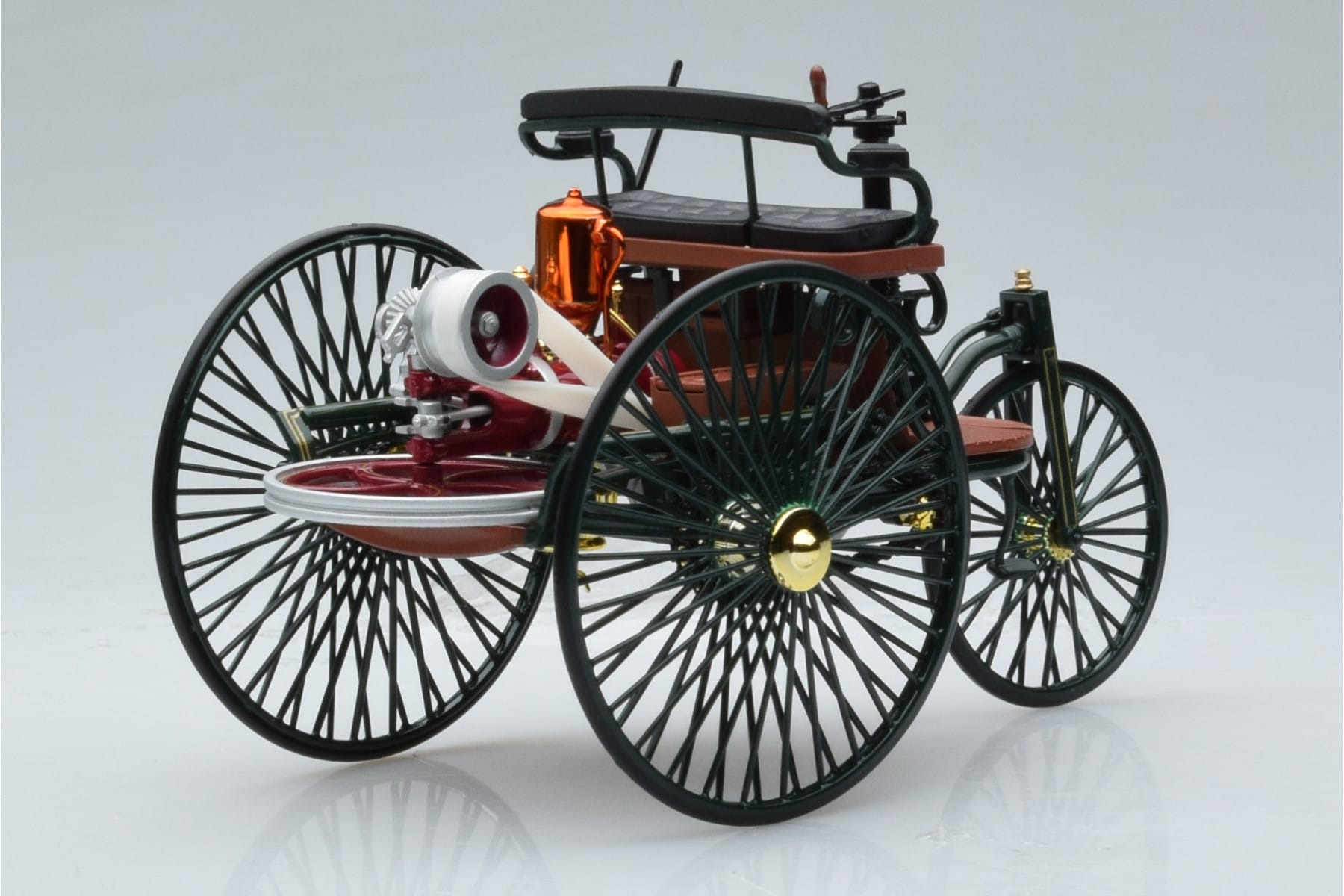 Mercedes Patent Motorwagen Green Norev 1:18 183701 Diecast — photo 2 of 6