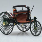 Mercedes Patent Motorwagen Green Norev 1:18 - image 4 of 6
