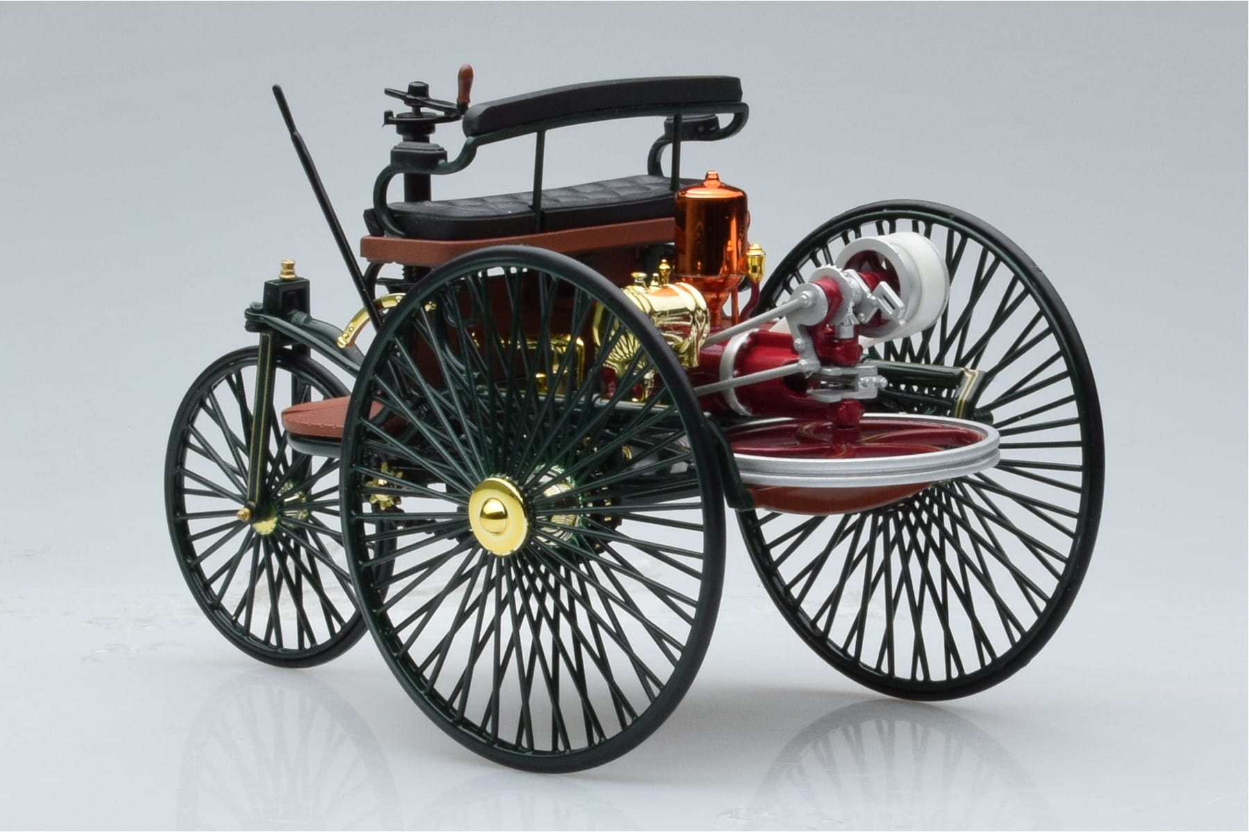 Mercedes Patent Motorwagen Green Norev 1:18 183701 Diecast — photo 5 of 6