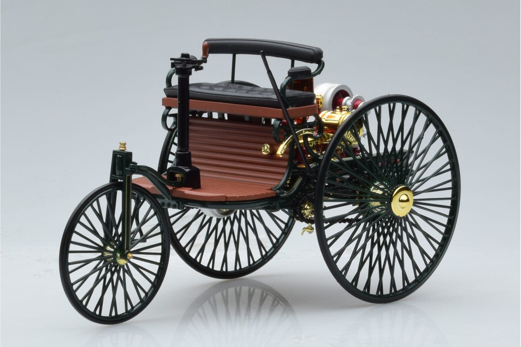 Mercedes Patent Motorwagen Green Norev 1:18 183701 Diecast