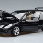 Mercedes R-Class W251 Obsidian Black Minichamps 1:18 B66962325 Diecast - image 2 of 7