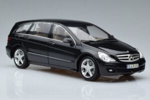 Mercedes R-Class W251 Obsidian Black Minichamps 1:18 B66962325 Diecast — photo 5 of 7