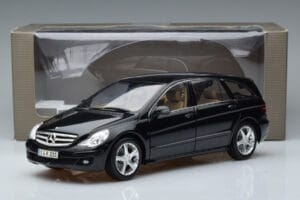 Mercedes R-Class W251 Obsidian Black Minichamps 1:18 B66962325 Diecast — photo 7 of 7