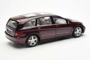 Mercedes R-Class W251 Red Metallic Minichamps 1:18 150034602 Diecast — photo 3 of 8