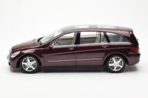 Mercedes R-Class W251 Red Metallic Minichamps 1:18 150034602 Diecast — photo 4 of 8