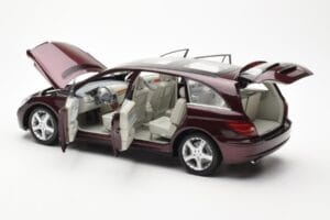 Mercedes R-Class W251 Red Metallic Minichamps 1:18 150034602 Diecast — photo 5 of 8