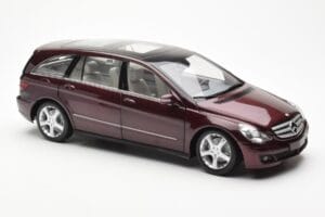 Mercedes R-Class W251 Red Metallic Minichamps 1:18 150034602 Diecast — photo 6 of 8