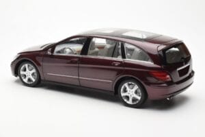 Mercedes R-Class W251 Red Metallic Minichamps 1:18 150034602 Diecast — photo 7 of 8