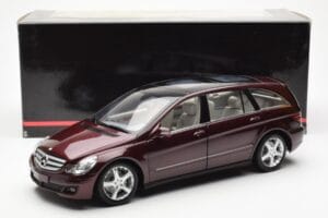 Mercedes R-Class W251 Red Metallic Minichamps 1:18 150034602 Diecast — photo 8 of 8