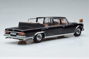 Mercedes 600 Pullman W100 Landaulet Queen Elizabeth II KK-Scale 1:18 KKDC181185 Diecast — photo 2 of 6