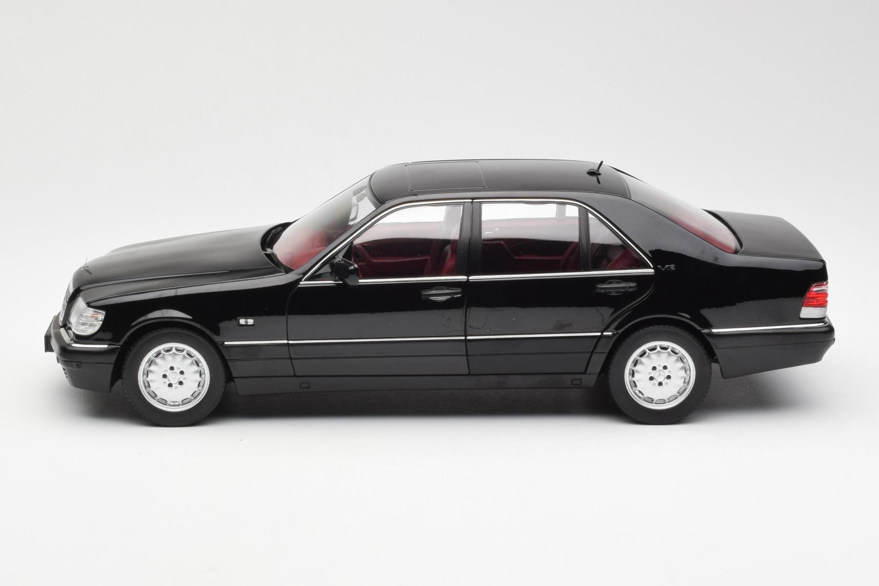 Mercedes S600 W140 Black Norev 1:18 183722 Diecast — photo 4 of 8