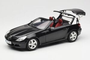 Mercedes SLK R171 Obsidian Black Metallic Minichamps 1:18 B66962319 Diecast — photo 2 of 9