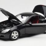 Mercedes SLK R171 Obsidian Black Metallic Minichamps 1:18 B66962319 - image 3 of 9