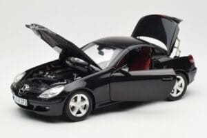 Mercedes SLK R171 Obsidian Black Metallic Minichamps 1:18 B66962319 Diecast — photo 3 of 9