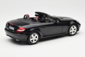 Mercedes SLK R171 Obsidian Black Metallic Minichamps 1:18 B66962319 Diecast — photo 4 of 9