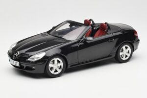 Mercedes SLK R171 Obsidian Black Metallic Minichamps 1:18 B66962319