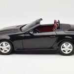 Mercedes SLK R171 Obsidian Black Metallic Minichamps 1:18 B66962319 - image 5 of 9
