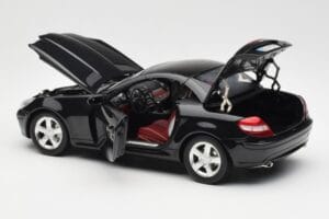 Mercedes SLK R171 Obsidian Black Metallic Minichamps 1:18 B66962319 Diecast — photo 6 of 9