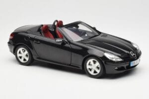 Mercedes SLK R171 Obsidian Black Metallic Minichamps 1:18 B66962319 Diecast — photo 7 of 9