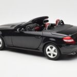 Mercedes SLK R171 Obsidian Black Metallic Minichamps 1:18 B66962319 - image 8 of 9