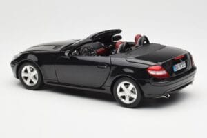 Mercedes SLK R171 Obsidian Black Metallic Minichamps 1:18 B66962319 Diecast — photo 8 of 9