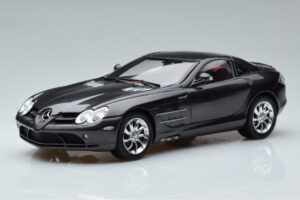 Mercedes SLR McLaren Black CMC 1:18