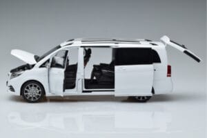 Mercedes V-Class W447 V260L White OEM 1:18 QALCN89911149 Diecast — photo 5 of 8
