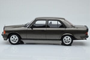 Mercedes W123 AMG 280 Grey Otto 1:18 OT750 Resin — photo 3 of 6