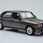Mercedes W123 AMG 280 Grey Otto 1:18 - image 4 of 6