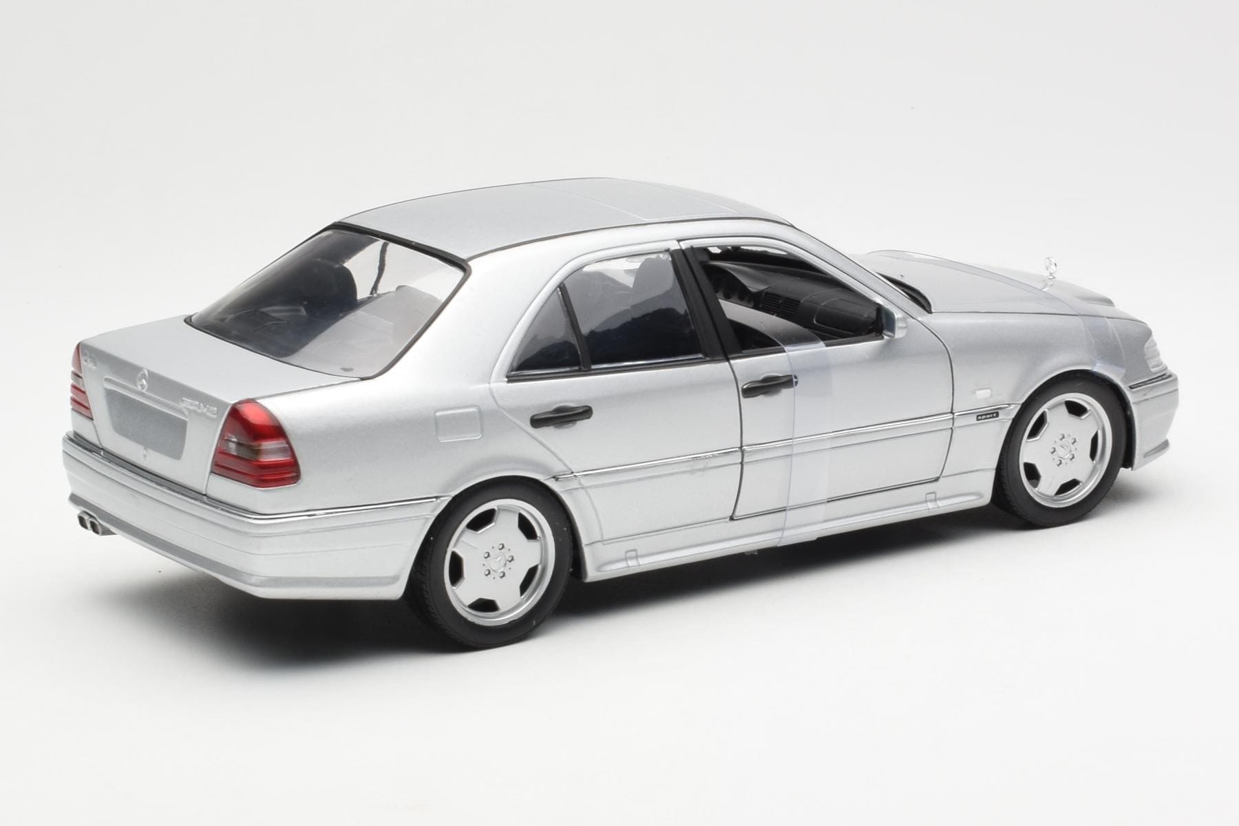 Mercedes C36 AMG W202 Silver UT Models 1:18 180035000 Diecast — photo 2 of 6
