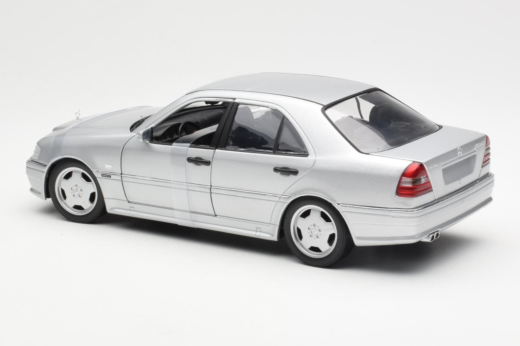 Mercedes C36 AMG W202 Silver UT Models 1:18 180035000 Diecast — photo 5 of 6